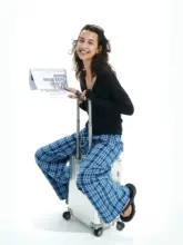 Vネック堆積感デザインの二重層天絲長袖Tシャツ