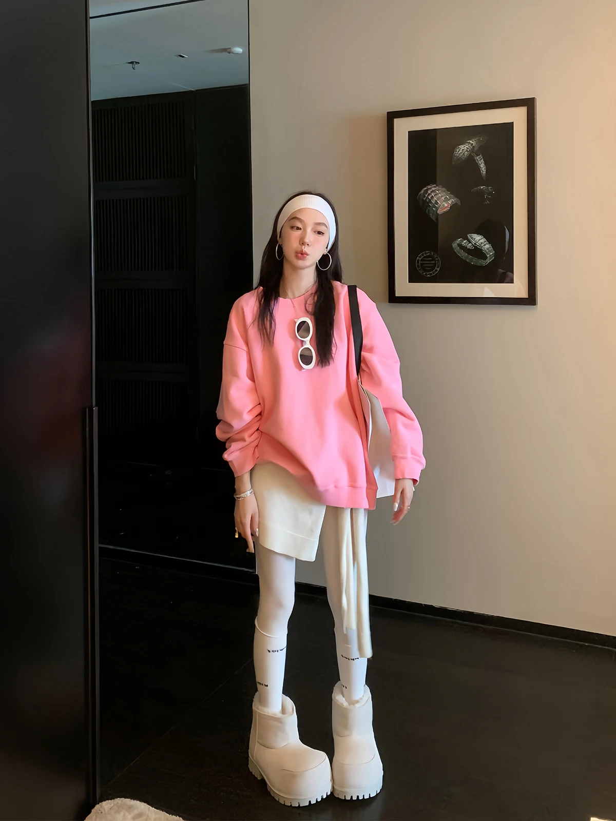 大人可愛い服 50代コーデの完全ガイド｜ルーズフィットシャツで実現する自然な可愛さ
