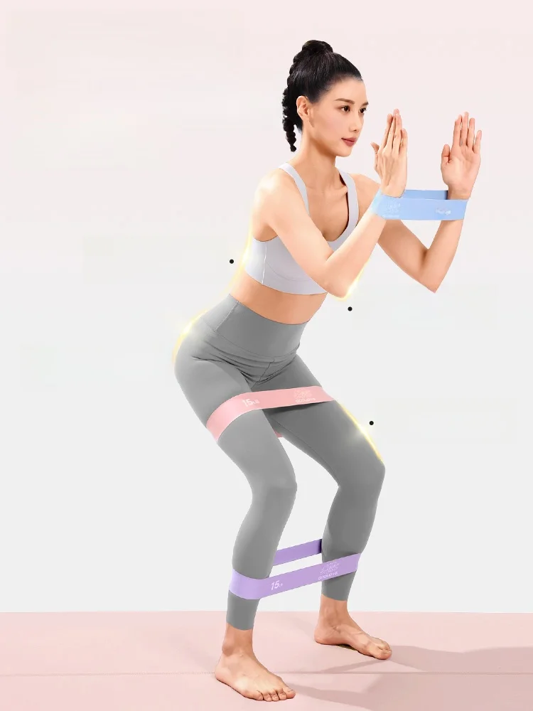 女性用ヨガエクササイズバンド：ストレッチテープの筋力強化効果と使用シーン