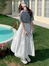 魅力的なドレススーツ【グレーの短袖Tシャツ・白のスカート・セットアップ対応】