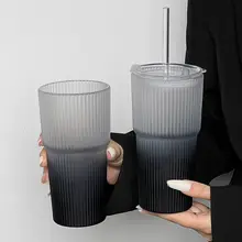 マット質感のグラデーションブラックストロー付きタンブラー【大容量・蓋付き・飲み物用】