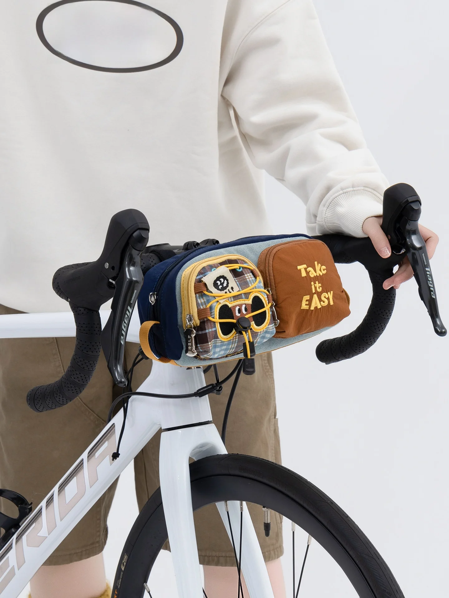 キャンプ自転車用フロントバッグ おすすめモデル：若素良品26324001の実用性と収納性能