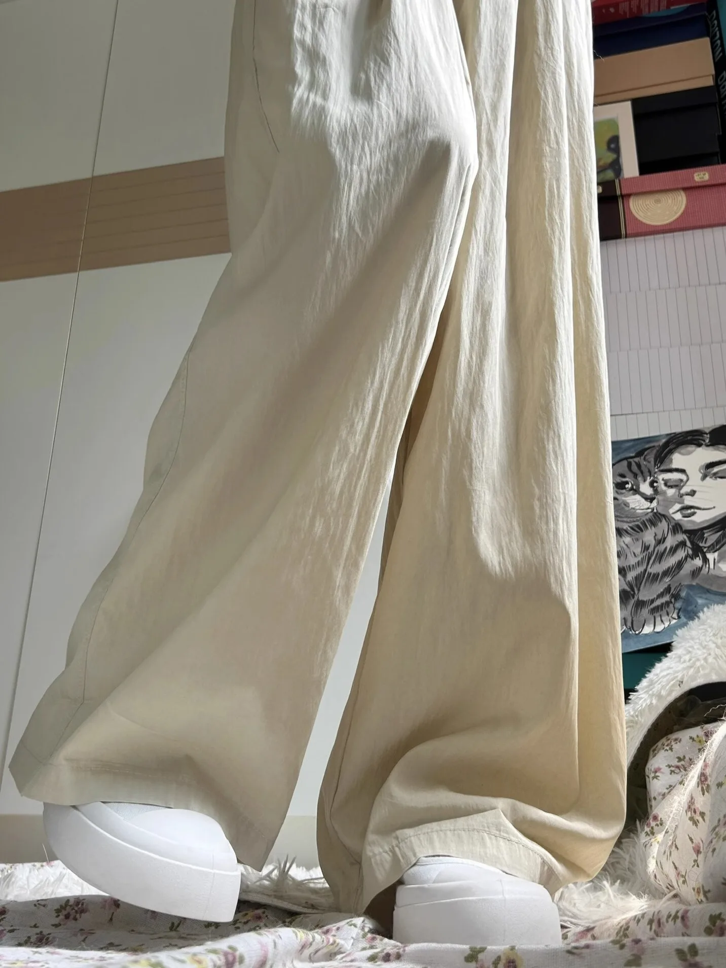 50代の白パンツコーデで年齢差をなくすには？この1本が通勤からレジャーまで救ってくれる