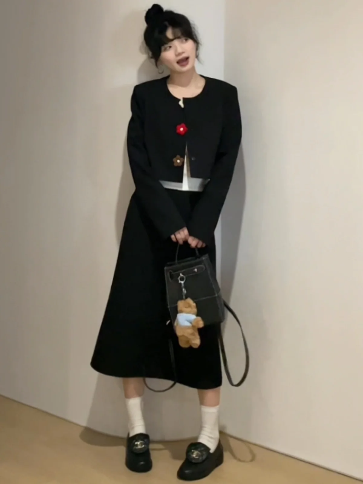 11がつの服装で悩むなら、この小香風2点セットが救う！秋冬旅行コーデにも活躍するスタイリッシュな選び方とは？