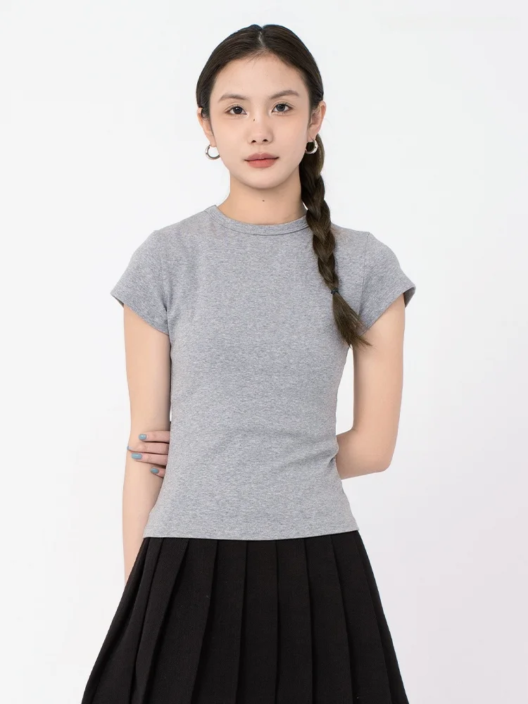 モノトーンのTシャツはブラックにしろ？それと  もグレーにしろ？本当の答えはここにある