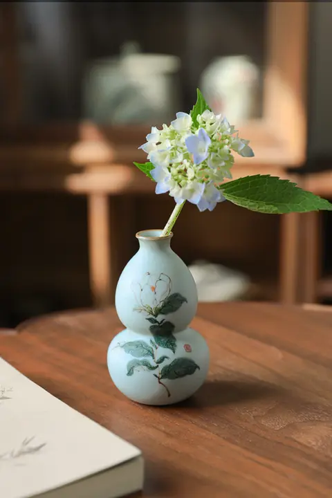手作り陶器の小花瓶【ひょうたん型・手描きデザイン・茶卓用飾り】