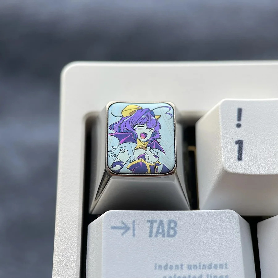 カラフルなチタン合金製CapsLockキーは、大文字入力の精度と耐久性を実現