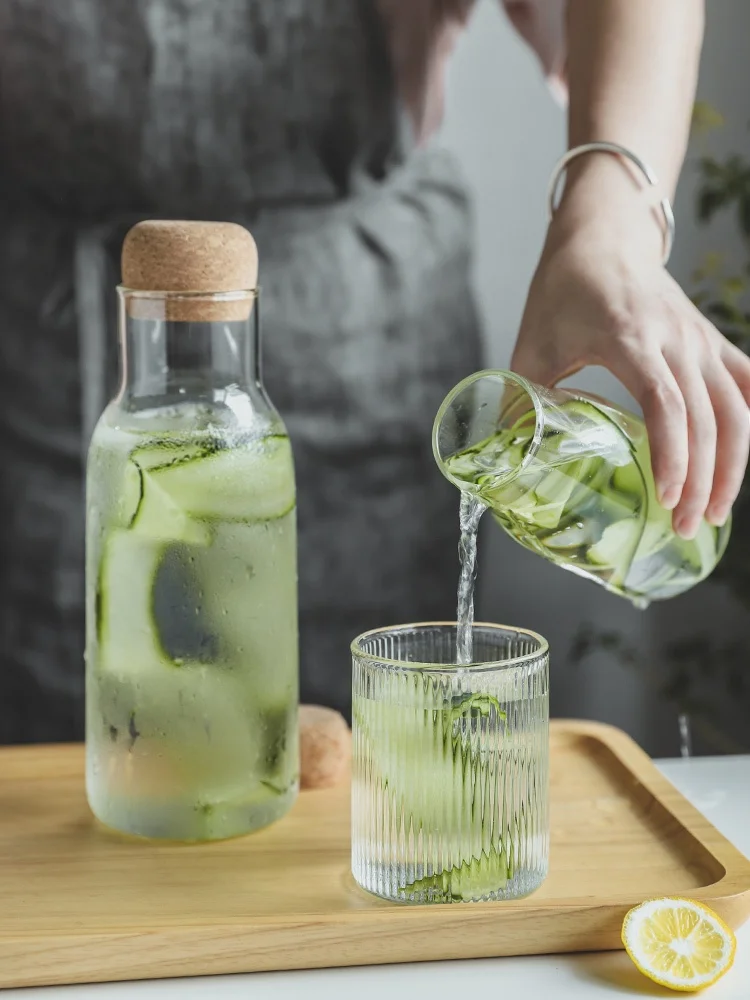 ストロー付きボトルを選ぶべき理由は？実は「高硼酸ガラス」の優しさが鍵