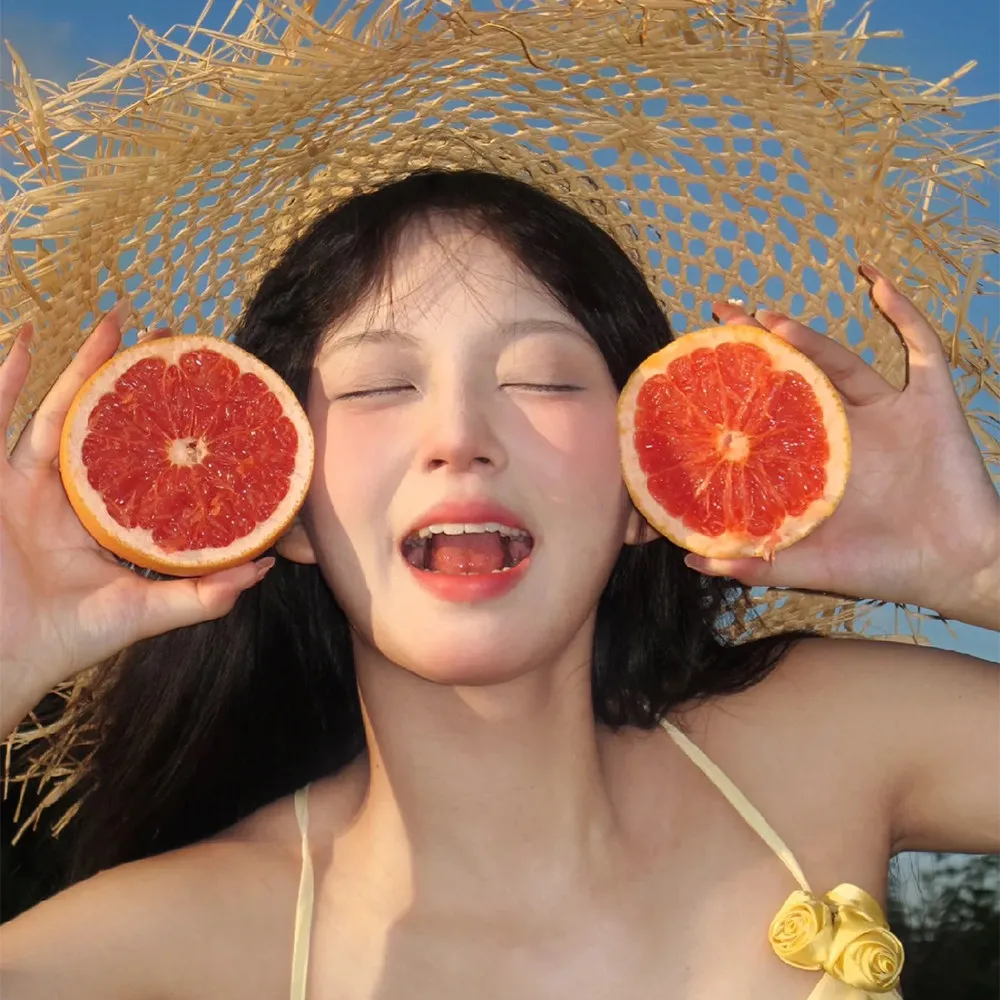 夏の日差しに負けない、優雅な一冊の帽子は？