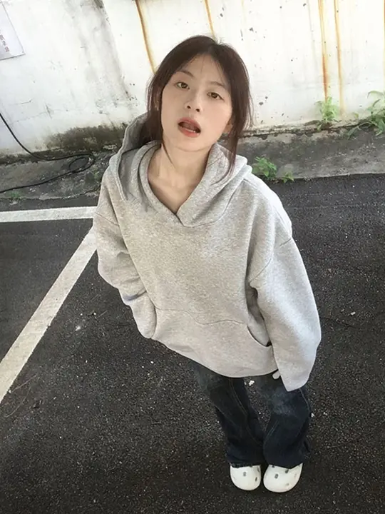 アメリカンレトロ 浅灰色フード付きフルーツスウェットシャツ【秋用・フィット・オーバーサイズ】