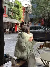 薄緑色フード付きダウンジャケット【極上の柔らかさ・厚手・ユニークデザイン】