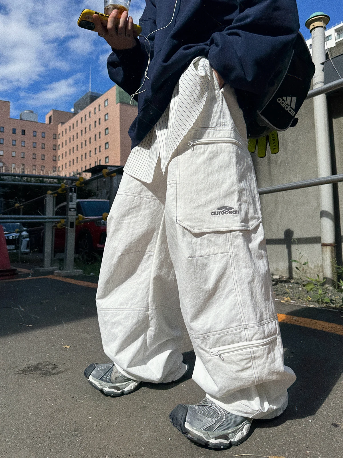 収納力と軽さのポケット多めカーゴパンツは、どんな人にこそおすすめなの？