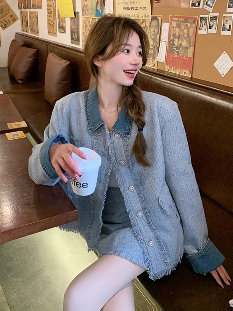 春のブルーデニムコーデで迷ったら、このミニスカートが救う理由は？
