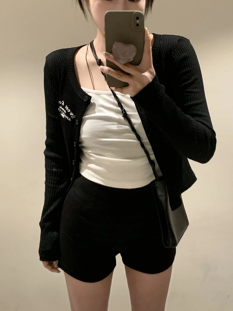 気温25度から30度まで着るショートパンツは、どんな素材が最適？