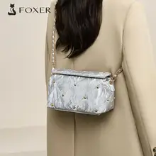 FOXER 枕型ショルダーバッグ【真皮・金属チェーン・高級感】