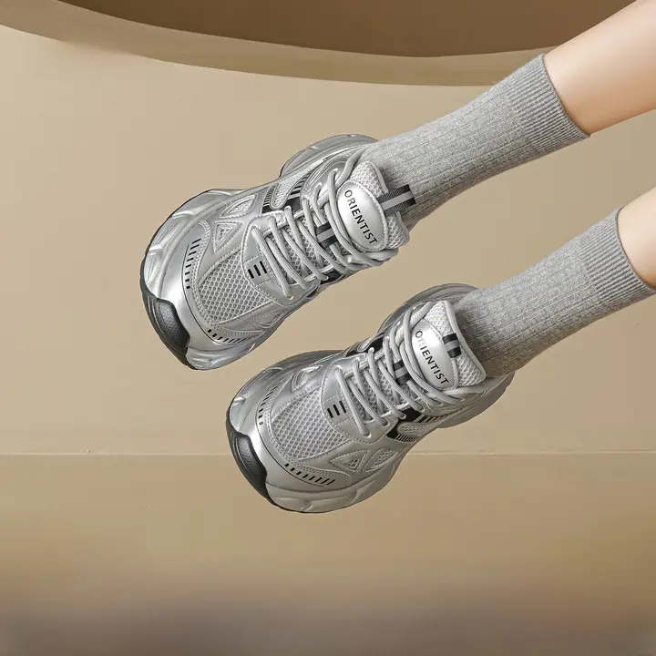 秋用登山シューズ【通気性・厚底・スニーカー・女性用】