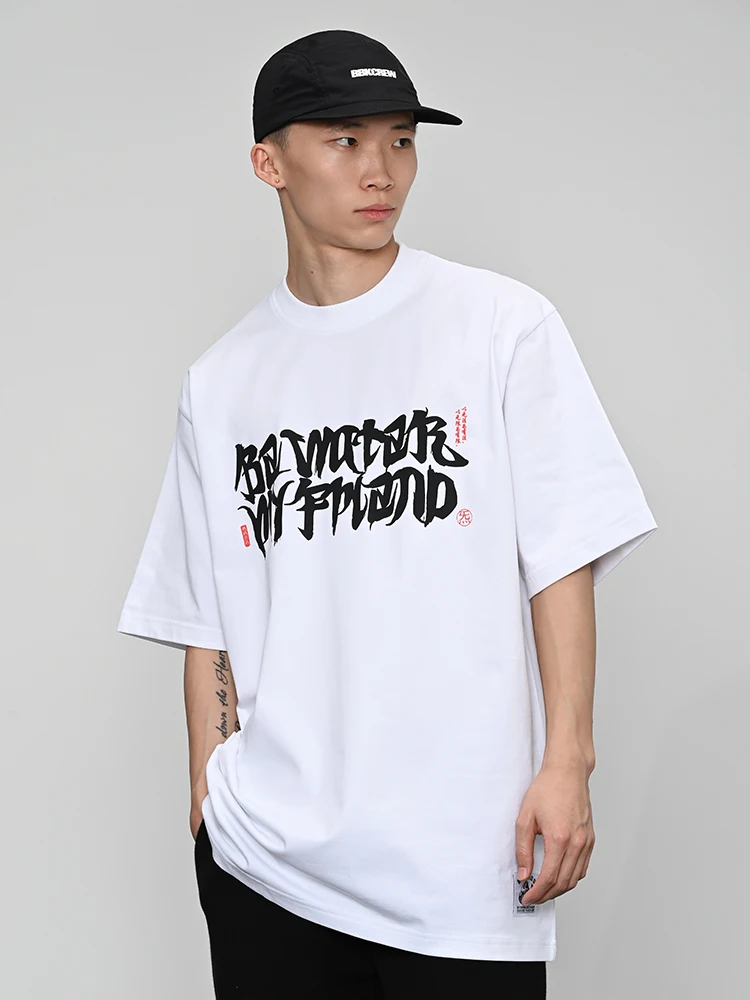 グラフィックTをど う選ぶ？ビッグシルエットのヒップホップTシャツが夏のスタイルを救う理由