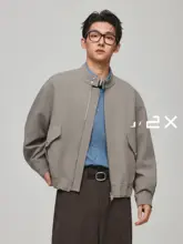 春秋用フラップデザインのジップアップジャケット【ビジネスカジュアル】
