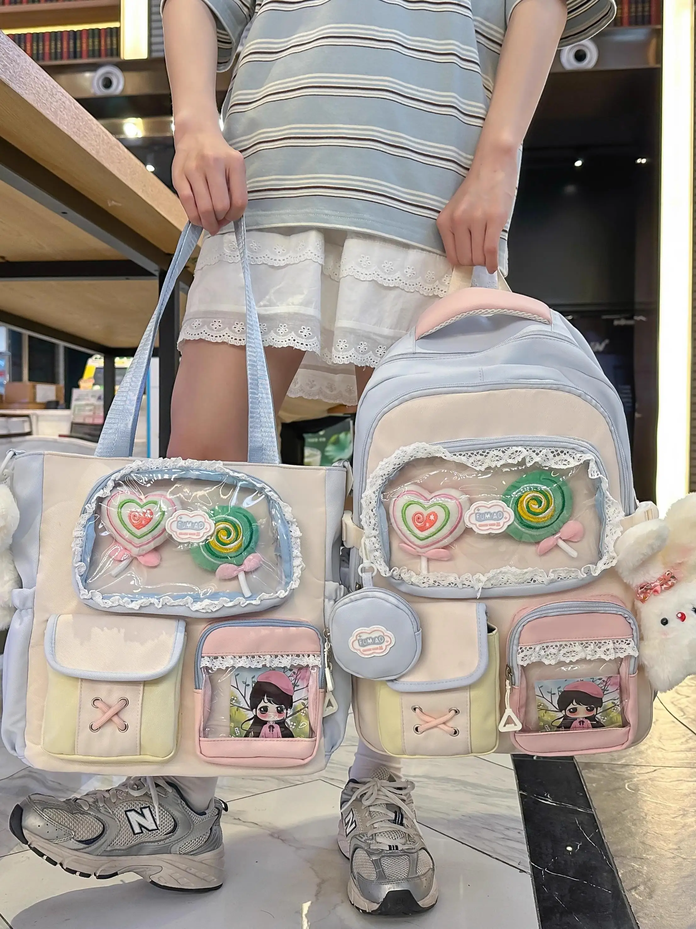1泊2日旅行用リュックの選び方で迷うなら、この透明デザインの子供用リュックがおすすめ？