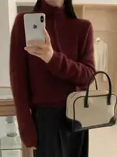 高級感あるシンプルなタートルネックウールニットトップス【ボタン付き・女性用・秋冬向け】