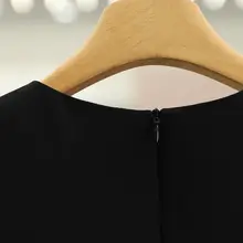 フレンチスタイルのバイカラーオフショルダーワンピース【女性用・シックなデザイン】