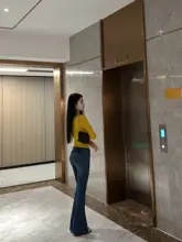 ブルーのハイウエストフレアデニムパンツ【女性用・脚長効果・春夏向け】（セットアップ対応）