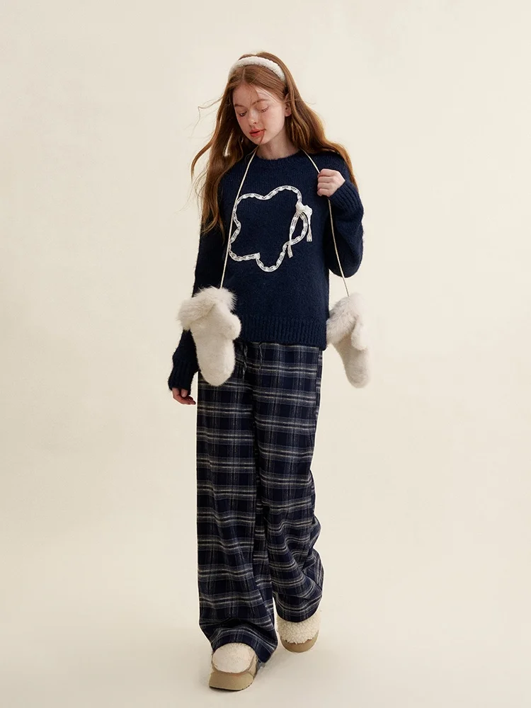 綺麗な色のセーター：Krocheのウール混紡五瓣花刺繍ニットが春秋冬に最適な理由