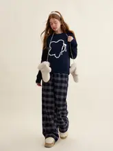 Kroche ウール混紡 五瓣花模様刺繍 レース trim ラウンドネックニットセーター