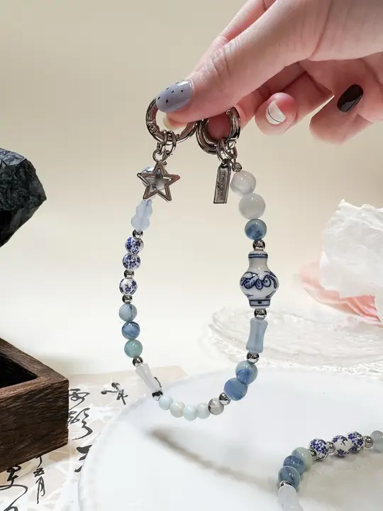 青花瓷デザインの禅スタイルスマホストラップ【防止付・ギフト向け】