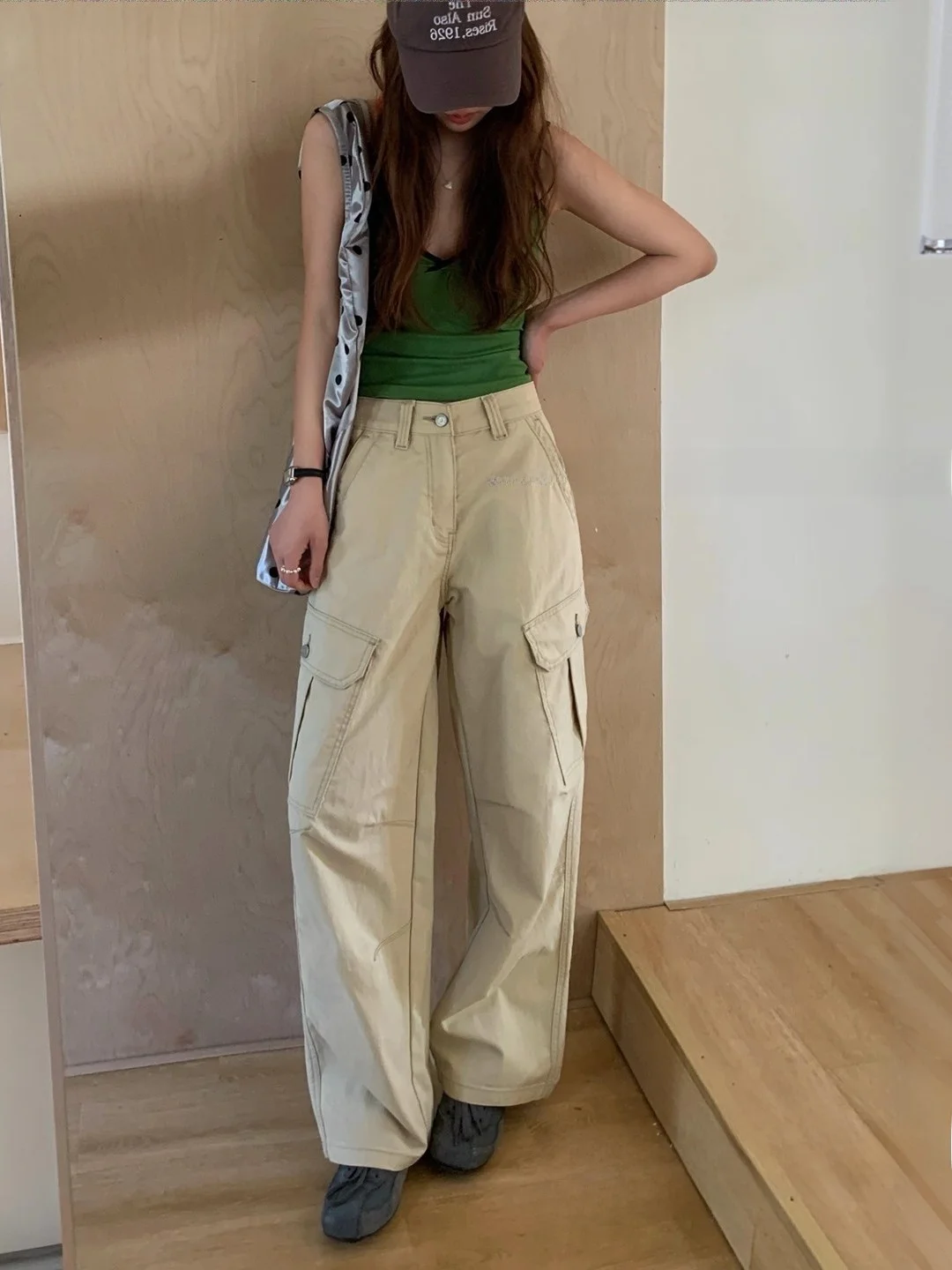 テーパードデニムとは？代嘉儿春季高腰デニムパンツの実際のフィット感と使用シーン