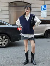レトロVネックノースリーブニットベスト【秋冬用・重ね着スタイル・白色】（セットアップ対応）