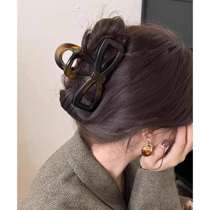 ダルメシアン模様の透かしリボンヘアクリップ【高級感・秋冬用】