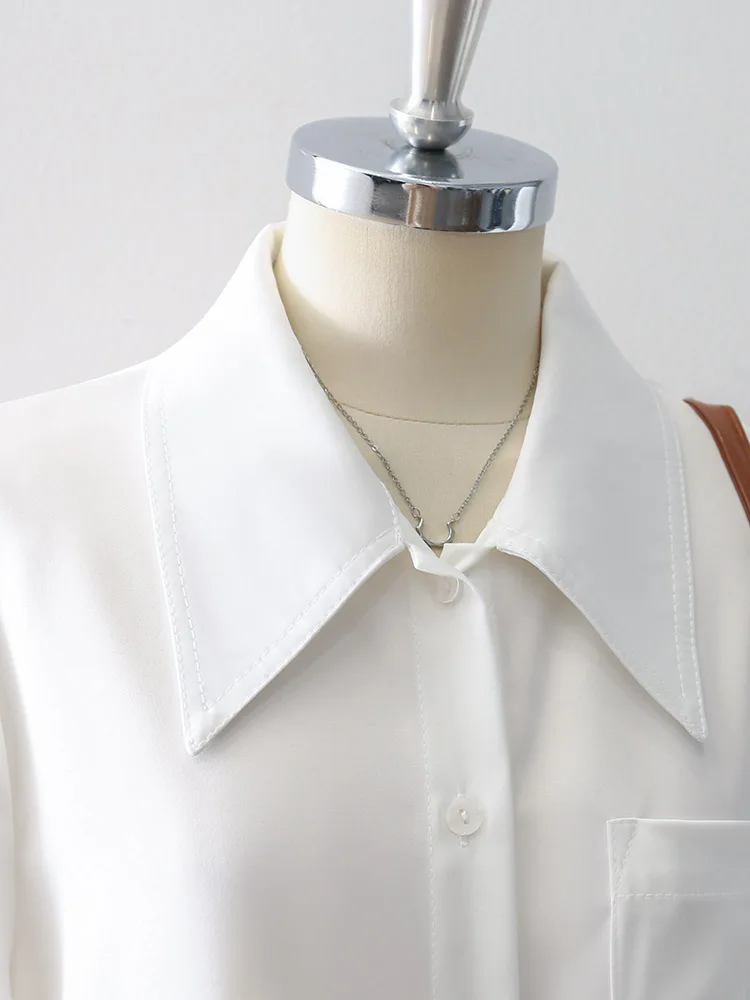 通勤の日常を軽く、すっきりに。事務服ブラウスの選び方ってどうすればいいの？
