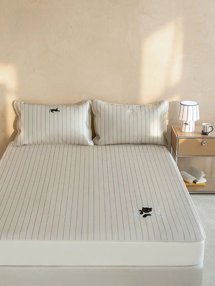 ブラックパンサー冷感寝具：アイスシルクによる夏の快適な眠りを実現