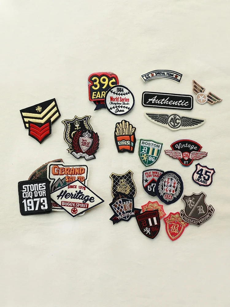 刺繍ワッペン風デザインのスポーツスタイル布製パッチ：上級者向けグッズとしての実用性と活用シーン