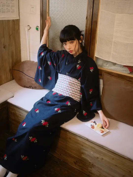 刺繍チェリー柄デニム二部式和服【旅撮影・和風スタイル】（セットアップ対応）