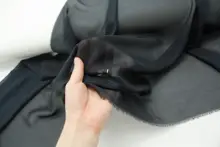 ドレープ感のある半透明なチュニック用布地【深い青黒・光沢感・DIY装飾用】