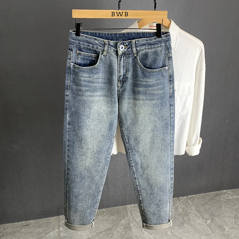 カジュアルブルーデニムパンツ：2024年秋季のルーズストレートスタイルが定着中