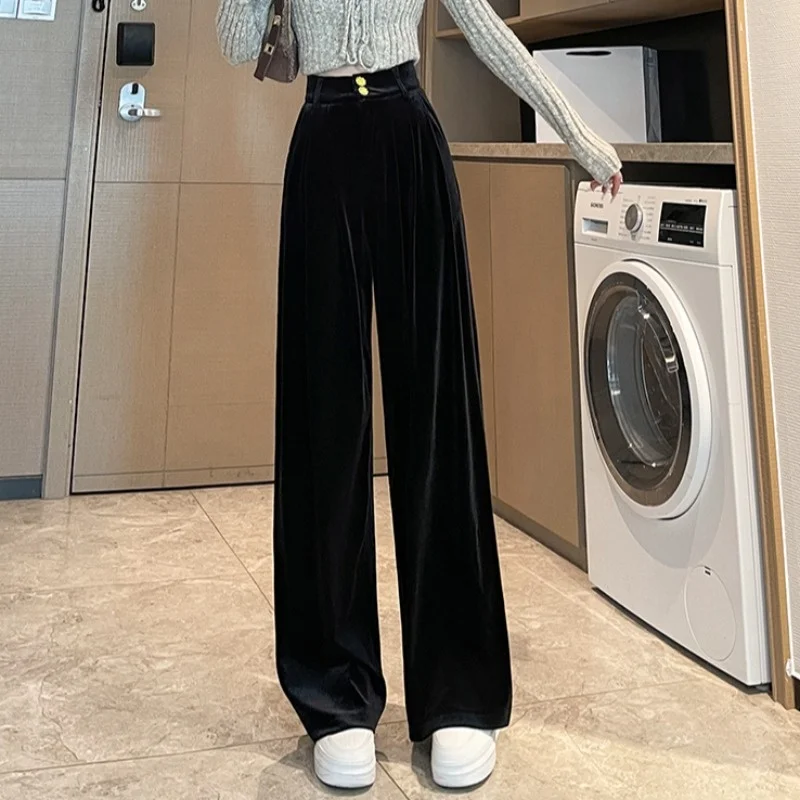 黒のベルベットワイドパンツ：高腰・縮緬加工で秋冬の通勤スタイルを実現