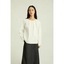 簡約デザインのシャツ【襟のフリル・コットン混合素材】