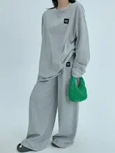 春夏に最適！フィットストレートレッグパンツ【女性用・軽やかな素材・カジュアルスタイル】