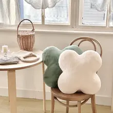 ぬいぐるみ四つ葉のクローバー枕 抱き枕 ソファ リビングルーム