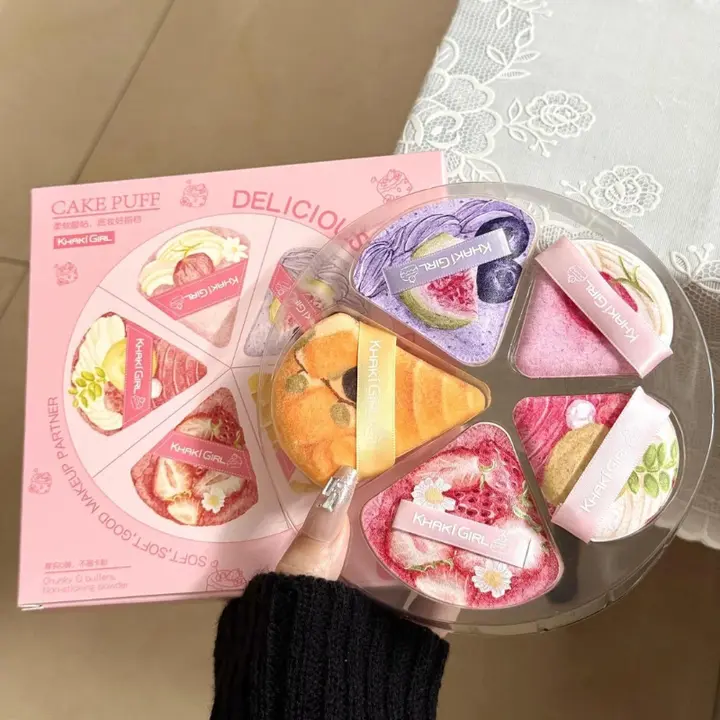 可愛らしい海綿製のメイクパフ【パウダー・チーク用・定着ツール】