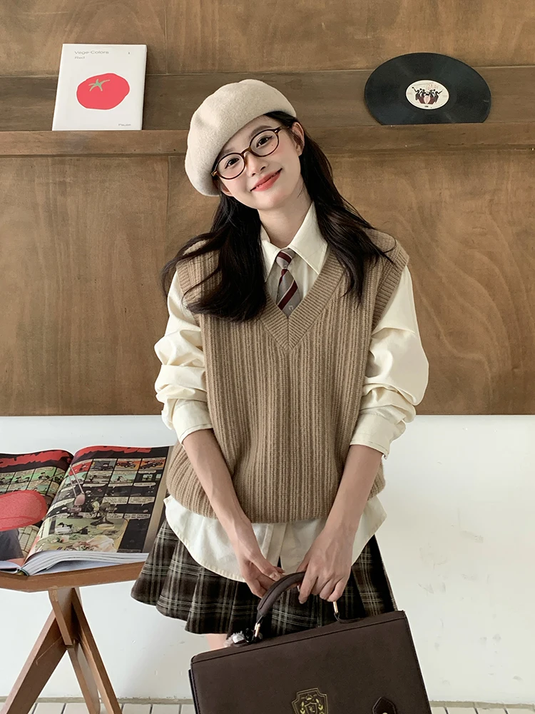 大人可愛い服 50代コーデ | 通勤に合う選び方と色のコツ