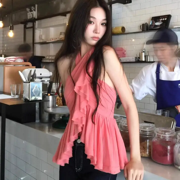 純粋な魅力のフリル付きホルターネックトップス（女性用）
