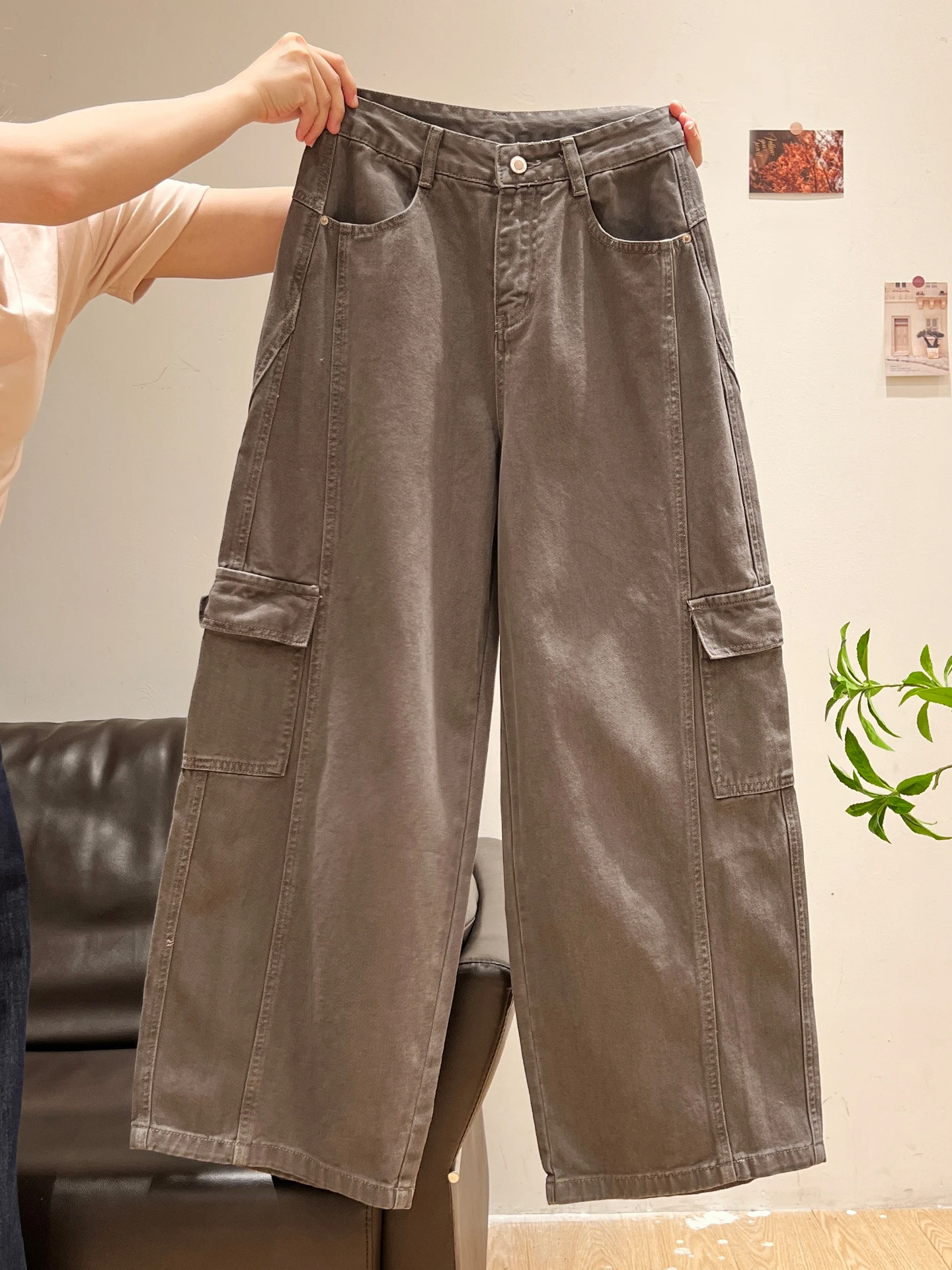 ハイウエストワイドレッグパンツ【濃紺・工装風・夏用】の着こな  しと実用性を徹底解説