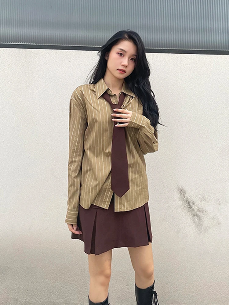 30代の忘年会に着る服は、どう選ぶ？古典的で落ち着いたスタイルが今、注目されています