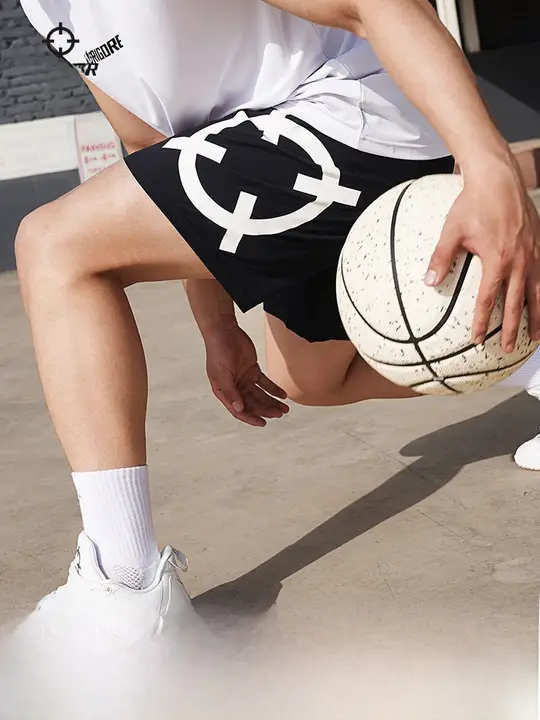 RIGORER 速乾タイプのアメリカンバスケットボールショートパンツ【夏用・通気性・薄手・四分丈・男性用】