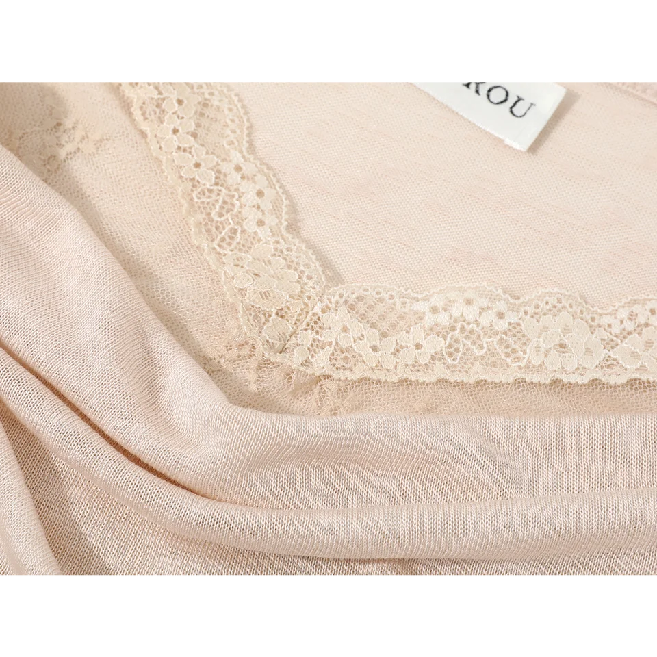 した雰囲気の裾フリル半袖Tシャツ【女性用・夏用・レース付き・柔らかいデザイン】（セットアップ対応）