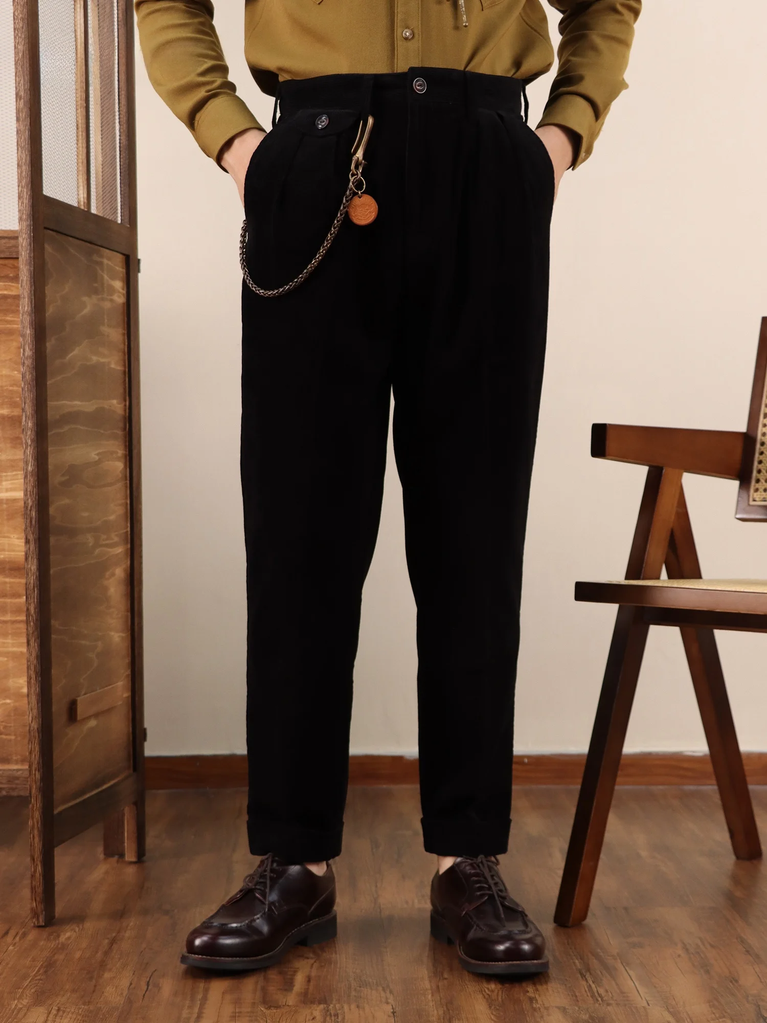 カーゴパンツ メンズ コーデ 完全ガイド｜通勤で失敗しないバランスの取れたスタイル